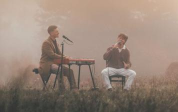 Duet Ispred Bijele Hostije